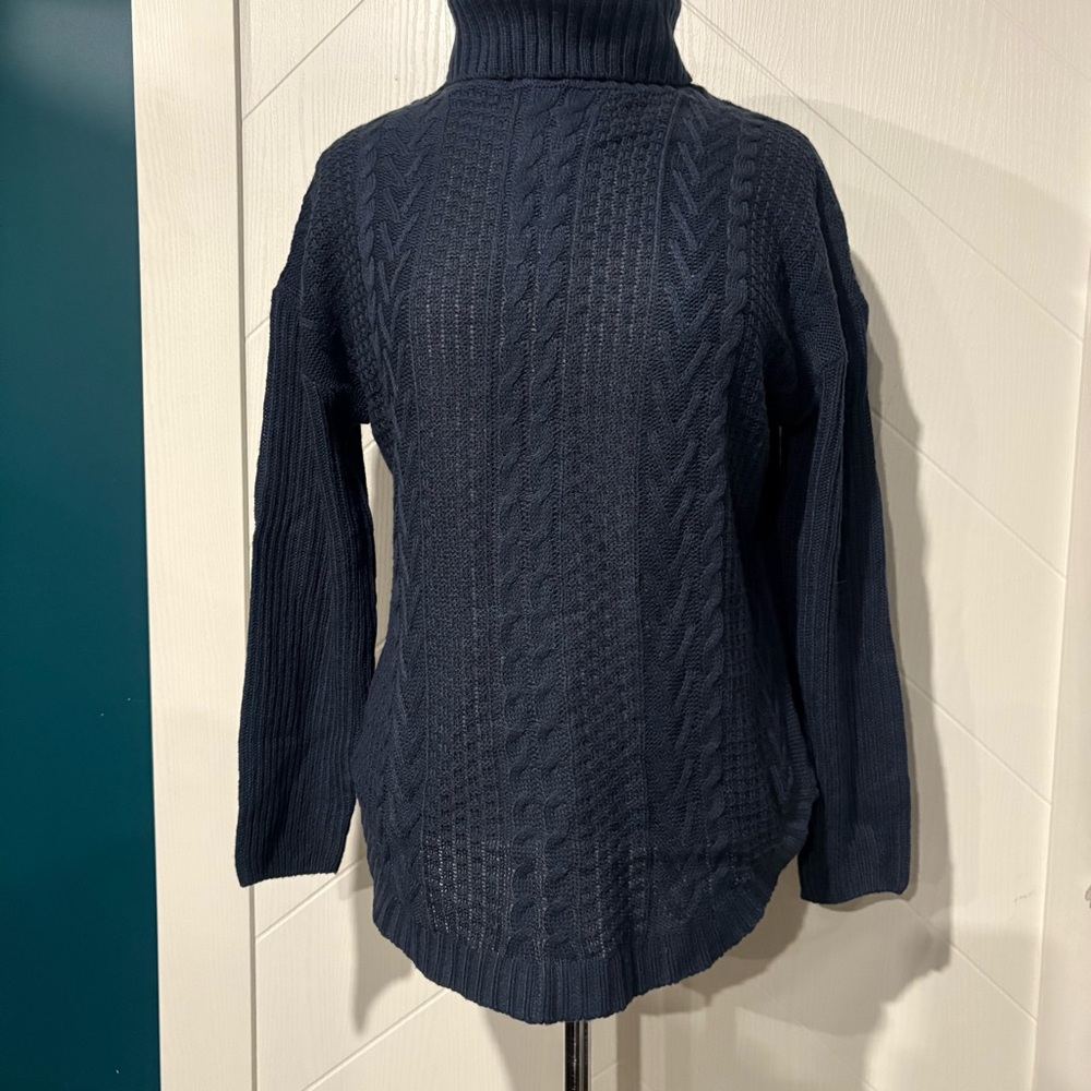 Cable Knit Turtleneck Sweater |Navy Blue Pullover size L / Lightweight/ cottage‎